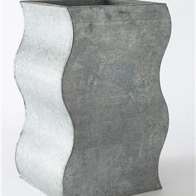 fwthumblarge curved vase.jpg